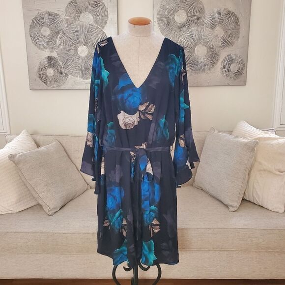 CITY CHIC | Bell Sleeve Tie-Waist Flora Shift Dress -[size 20, Black/Green/Blue] - Picture 3 of 13